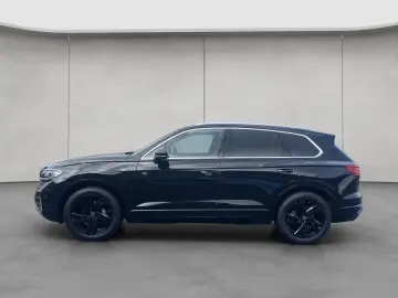 VW Touareg 3.0 TDI Tip. R-Line AHK Pano Standheiz.