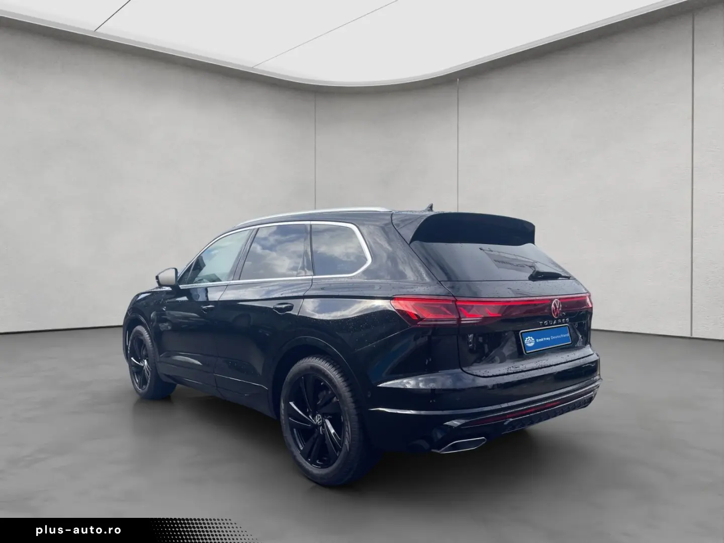 VW Touareg 3.0 TDI Tip. R-Line AHK Pano Standheiz.