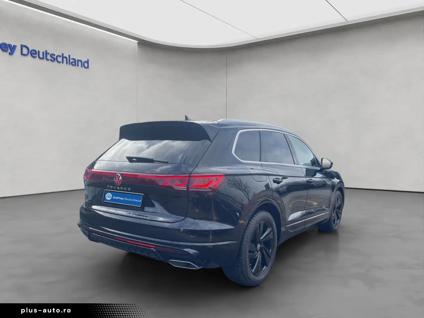 VW Touareg 3.0 TDI Tip. R-Line AHK Pano Standheiz.