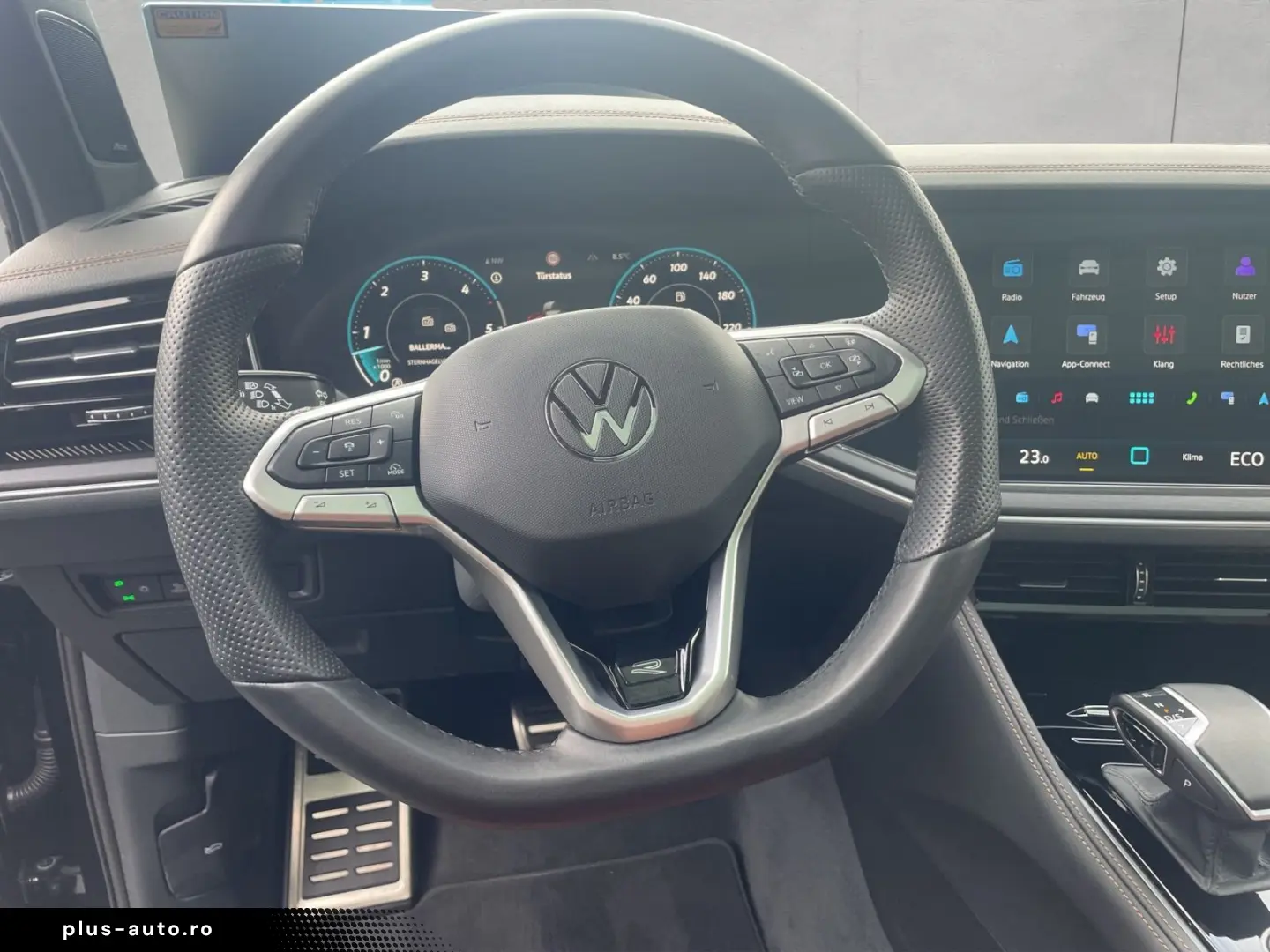 VW Touareg 3.0 TDI Tip. R-Line AHK Pano Standheiz.