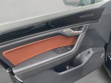 VW Touareg 3.0 TDI Tip. R-Line AHK Pano Standheiz.