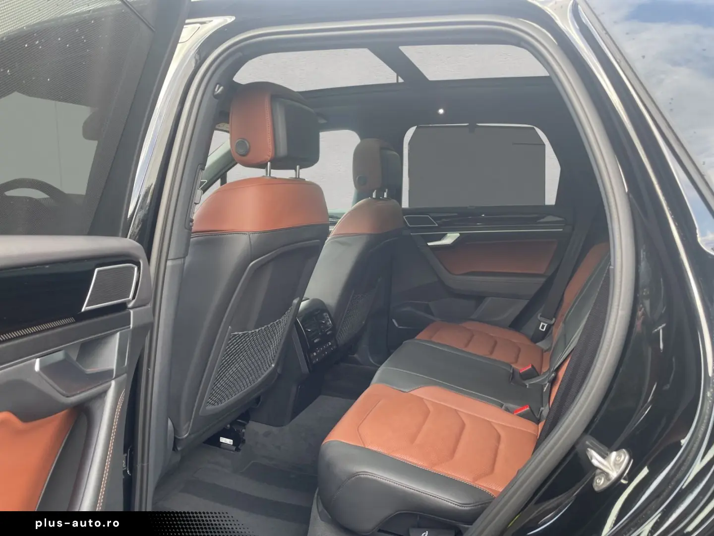 VW Touareg 3.0 TDI Tip. R-Line AHK Pano Standheiz.