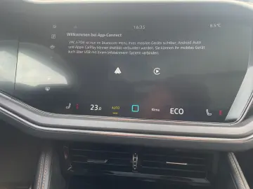 VW Touareg 3.0 TDI Tip. R-Line AHK Pano Standheiz.