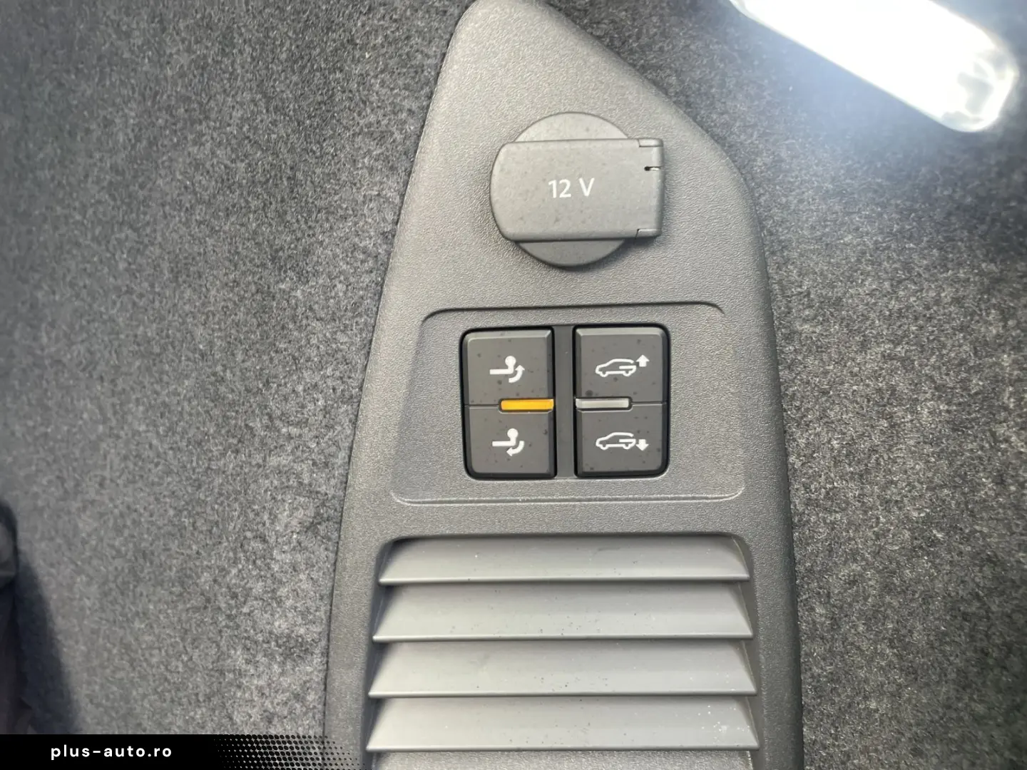 VW Touareg 3.0 TDI Tip. R-Line AHK Pano Standheiz.