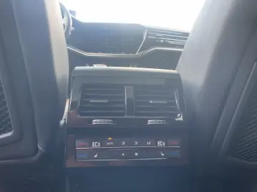 VW Touareg 3.0 TDI Tip. R-Line AHK Pano Standheiz.