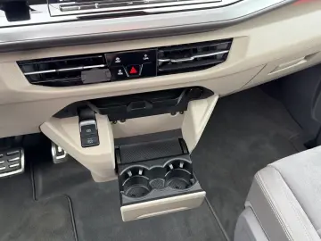 VW T7 Multivan Style KÜ 2.0 TSI LED NAVI 7-SITZER P