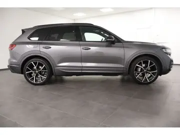 VW Touareg 3.0 TDI 4M R-Line  Black Style  Navi Mat
