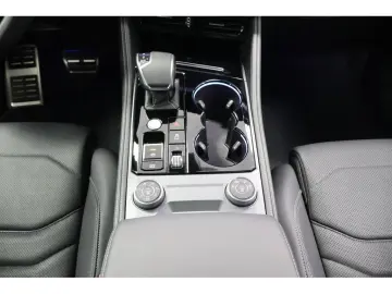 VW Touareg 3.0 TDI 4M R-Line  Black Style  Navi Mat