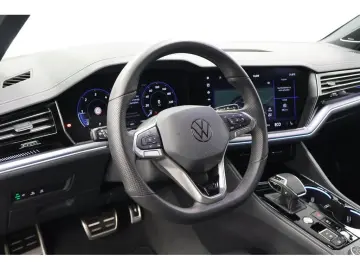 VW Touareg 3.0 TDI 4M R-Line  Black Style  Navi Mat