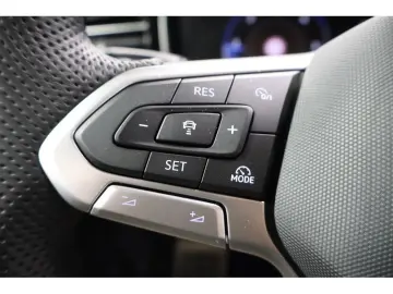 VW Touareg 3.0 TDI 4M R-Line  Black Style  Navi Mat