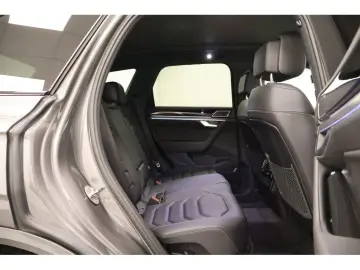 VW Touareg 3.0 TDI 4M R-Line  Black Style  Navi Mat