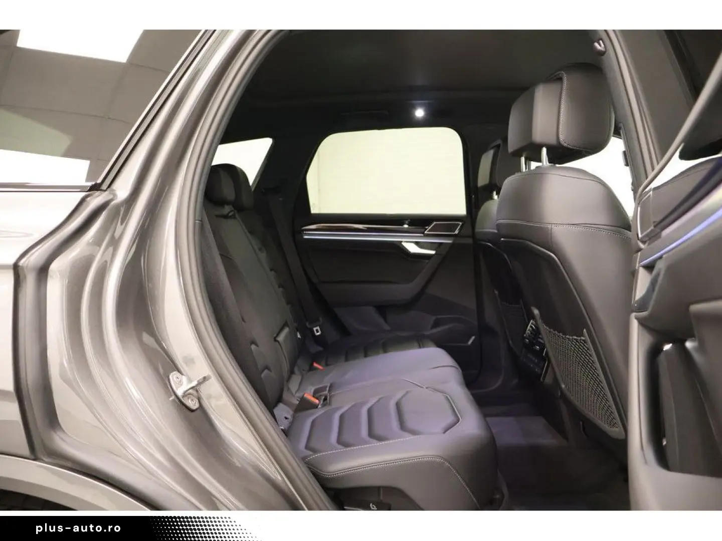 VW Touareg 3.0 TDI 4M R-Line  Black Style  Navi Mat