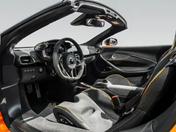 MCLAREN Artura Spider   MSO Papaya   Electrochromic Roof