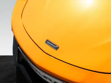 MCLAREN Artura Spider   MSO Papaya   Electrochromic Roof
