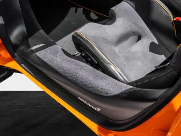 MCLAREN Artura Spider   MSO Papaya   Electrochromic Roof