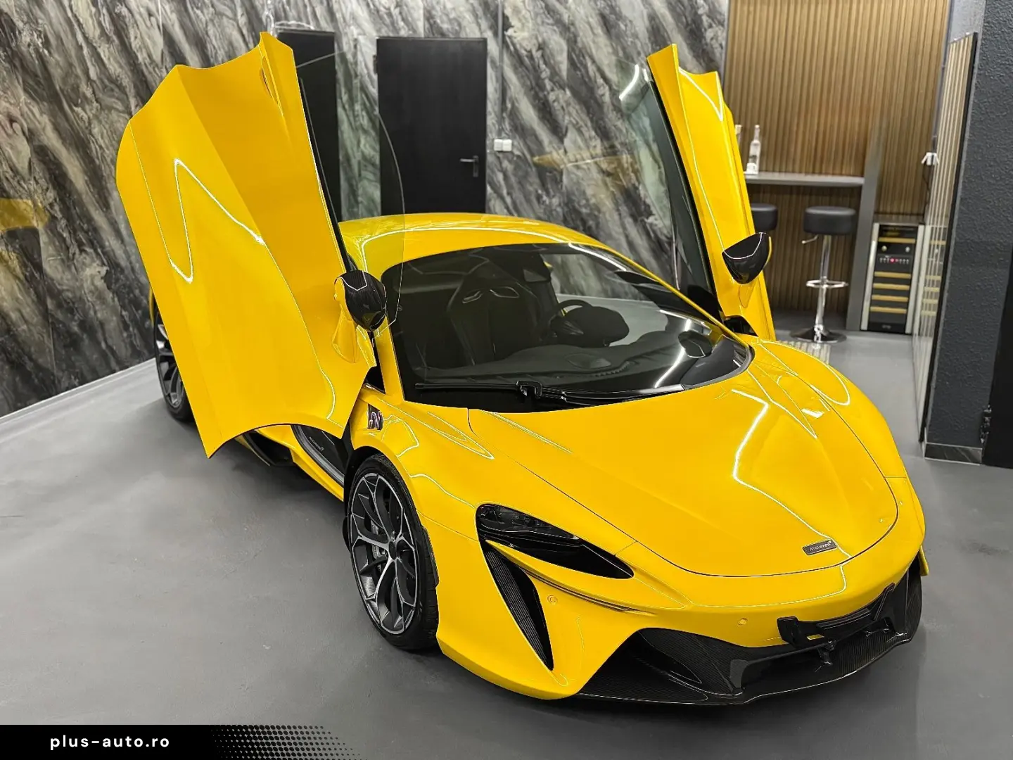 MCLAREN Artura  MSO  VOLL-CARBON  PERFORMANCE  GARANTIE