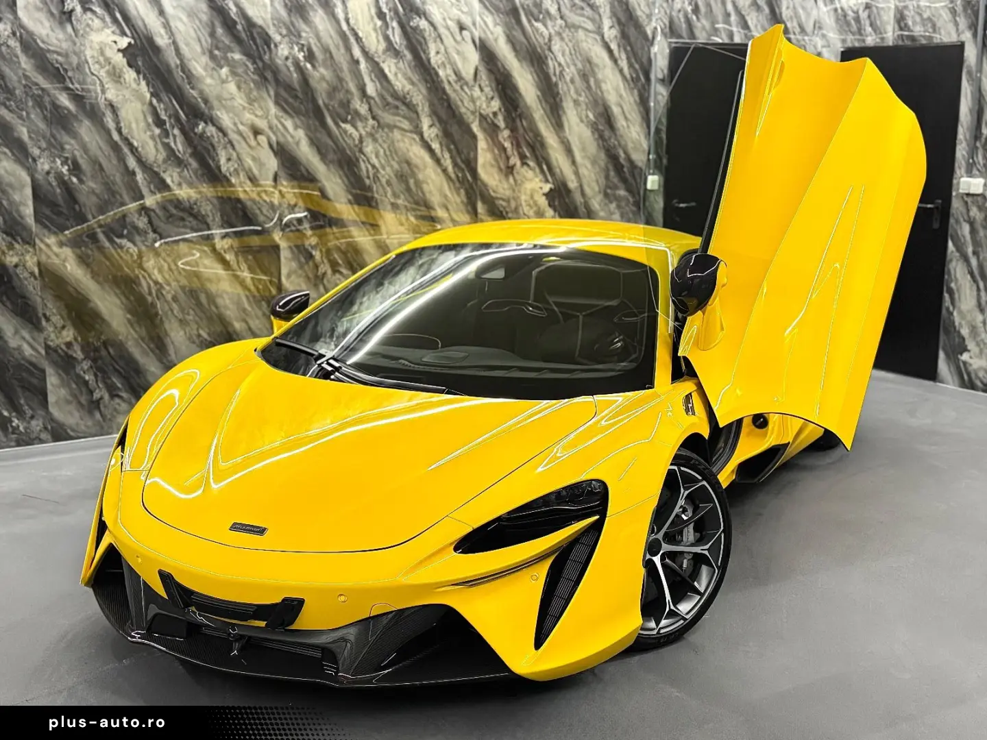 MCLAREN Artura  MSO  VOLL-CARBON  PERFORMANCE  GARANTIE
