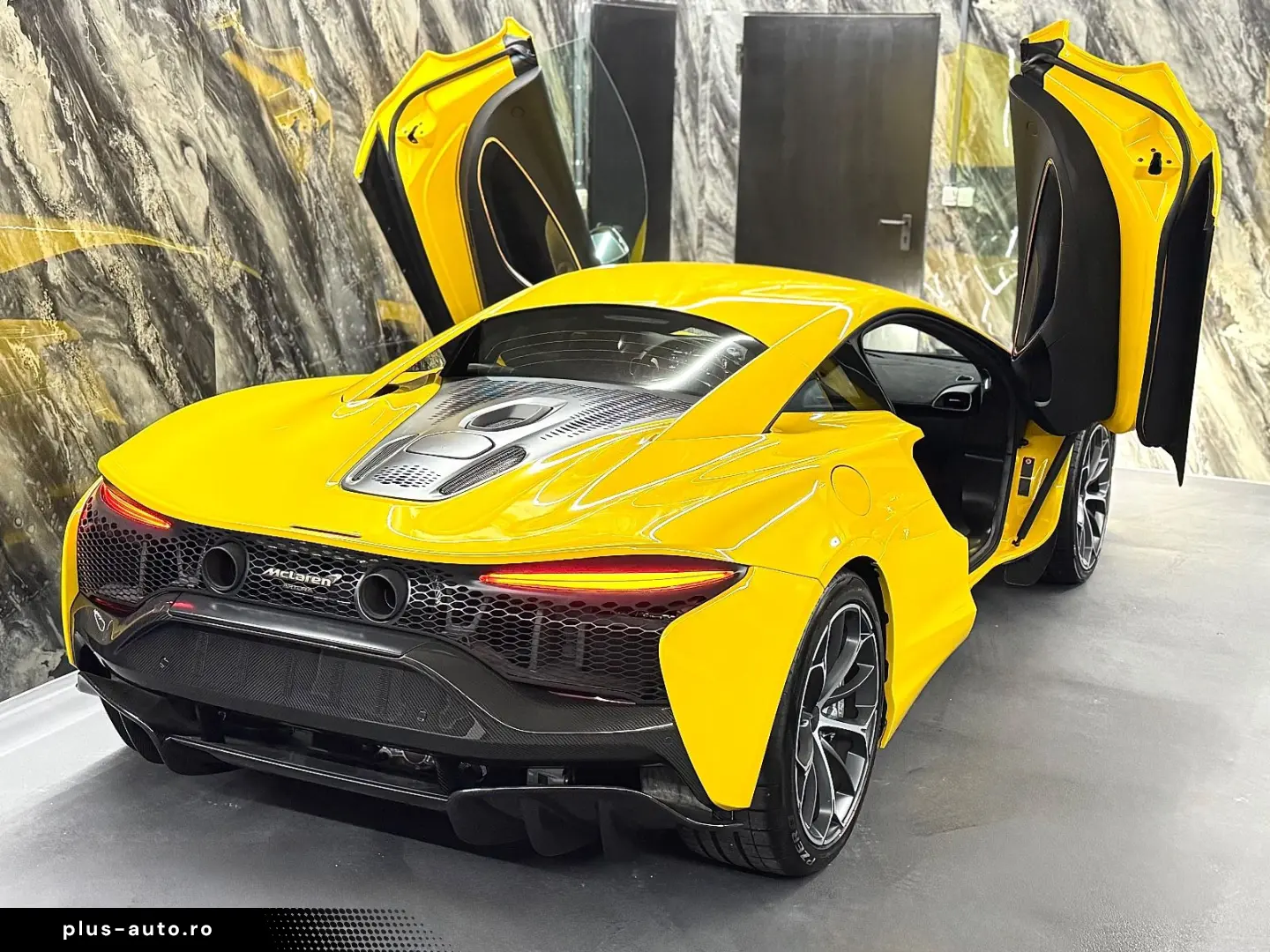 MCLAREN Artura  MSO  VOLL-CARBON  PERFORMANCE  GARANTIE