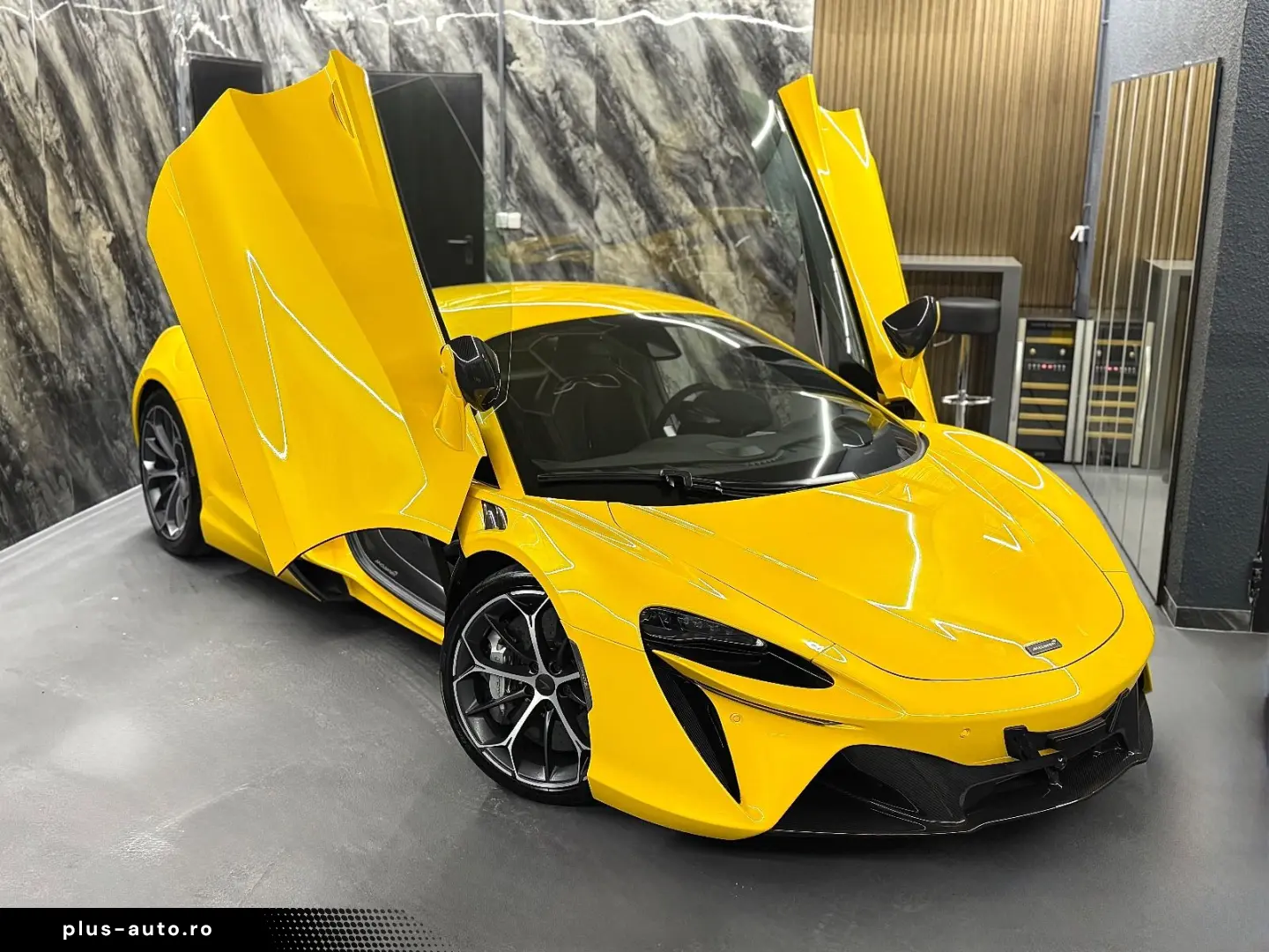 MCLAREN Artura  MSO  VOLL-CARBON  PERFORMANCE  GARANTIE