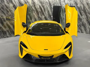 MCLAREN Artura  MSO  VOLL-CARBON  PERFORMANCE  GARANTIE