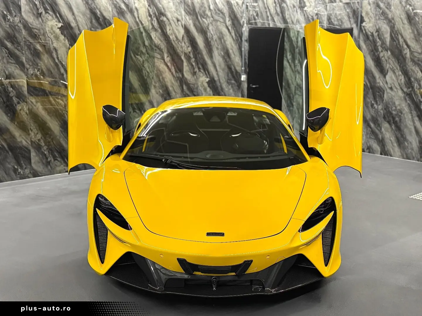 MCLAREN Artura  MSO  VOLL-CARBON  PERFORMANCE  GARANTIE