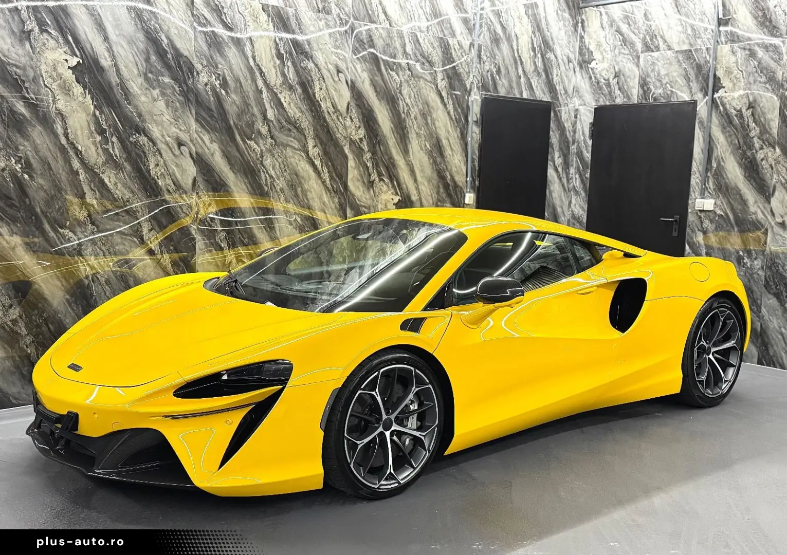 MCLAREN Artura  MSO  VOLL-CARBON  PERFORMANCE  GARANTIE