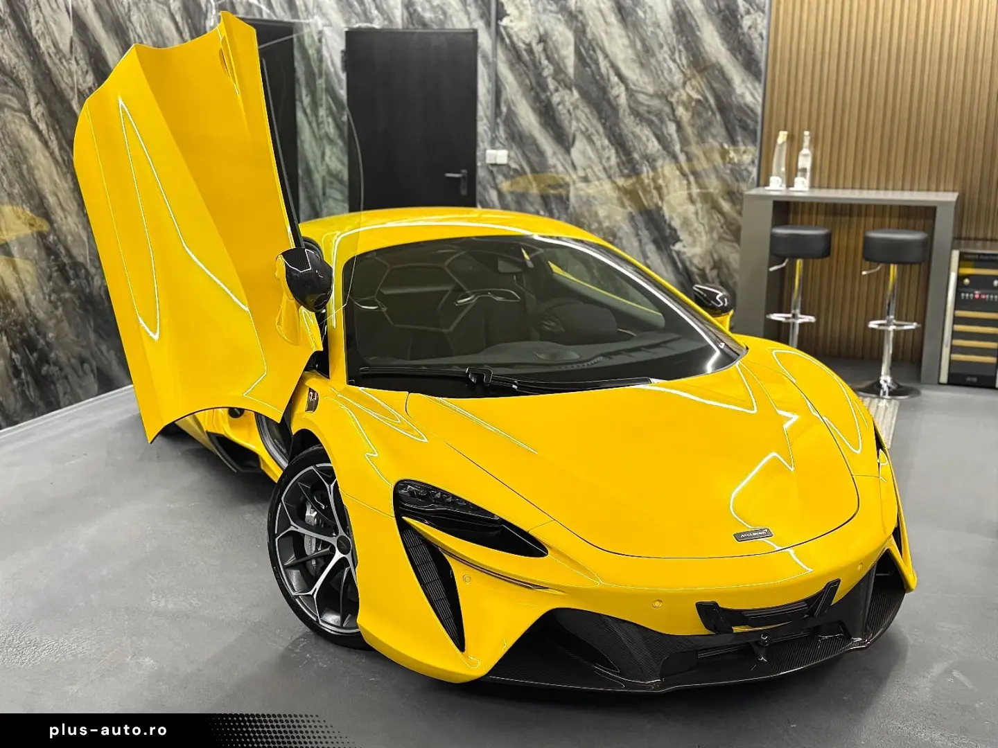 MCLAREN Artura  MSO  VOLL-CARBON  PERFORMANCE  GARANTIE