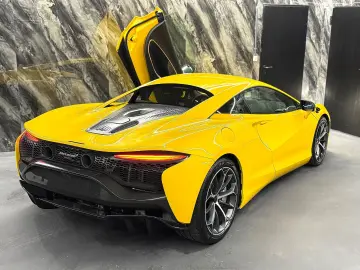 MCLAREN Artura  MSO  VOLL-CARBON  PERFORMANCE  GARANTIE