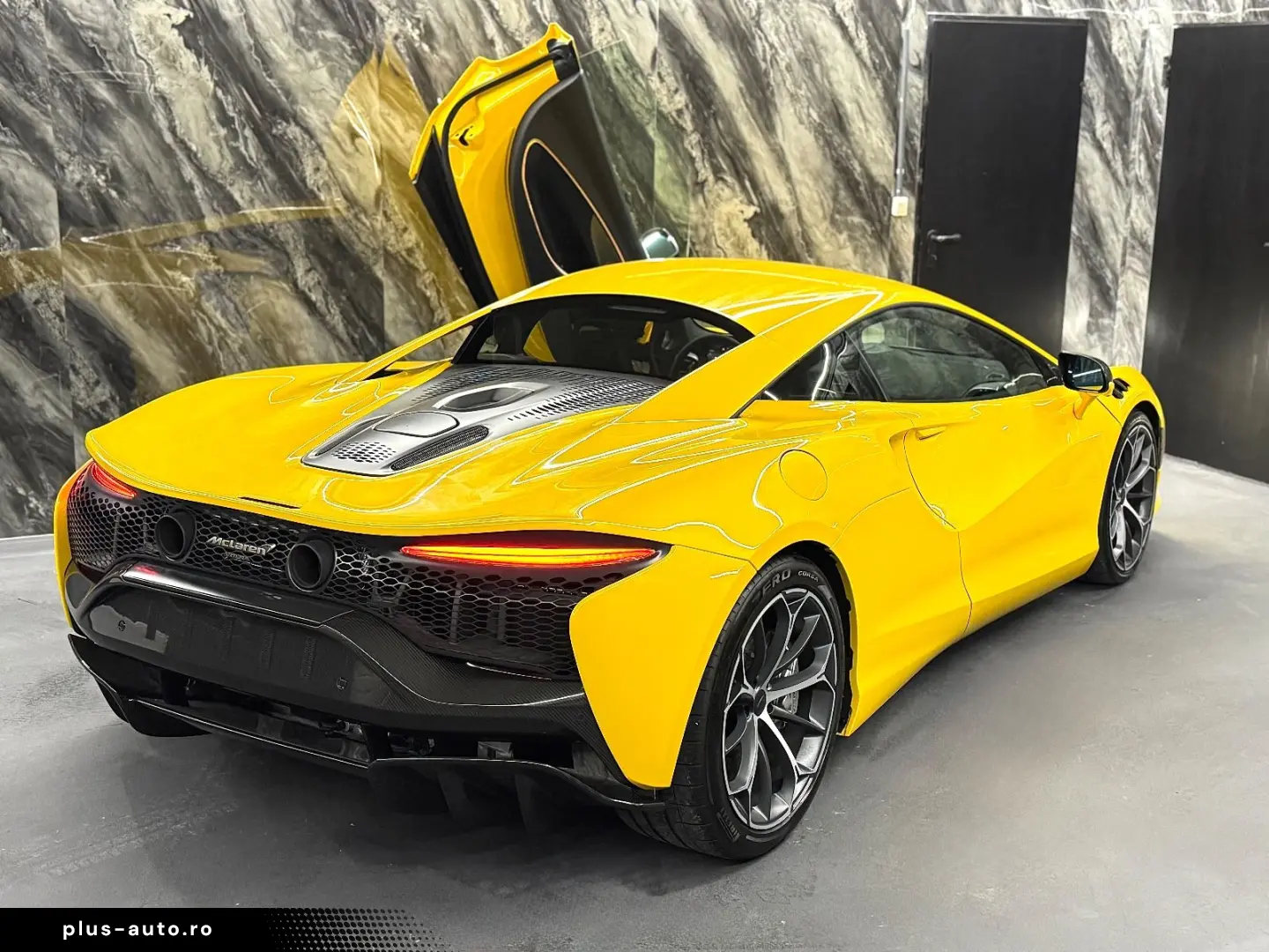 MCLAREN Artura  MSO  VOLL-CARBON  PERFORMANCE  GARANTIE