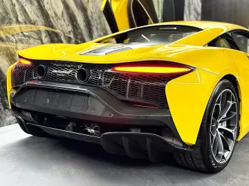 MCLAREN Artura  MSO  VOLL-CARBON  PERFORMANCE  GARANTIE