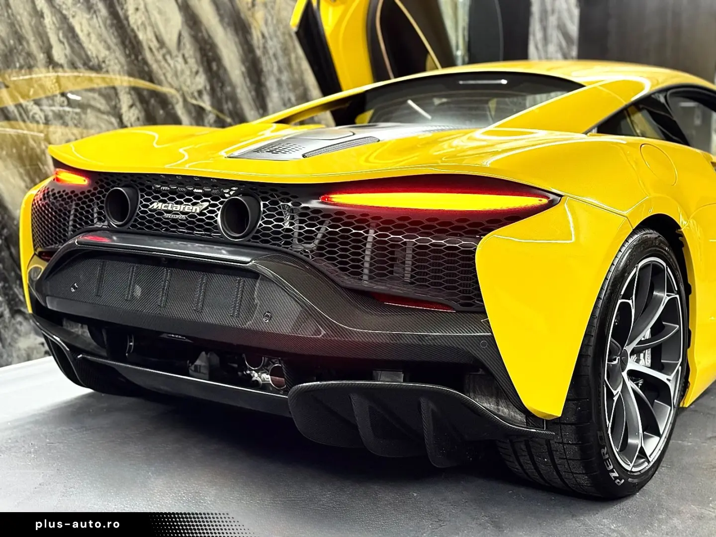MCLAREN Artura  MSO  VOLL-CARBON  PERFORMANCE  GARANTIE