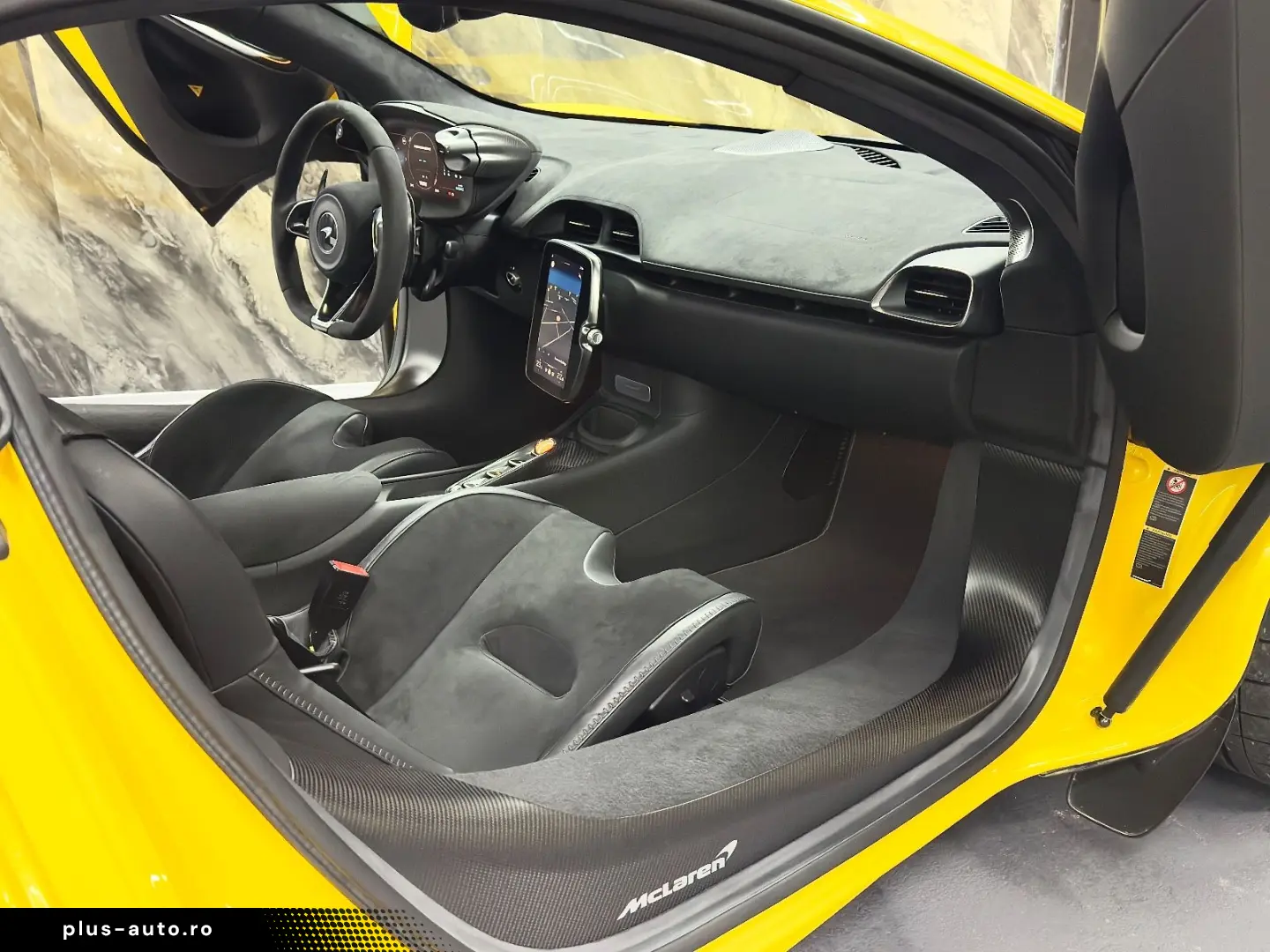 MCLAREN Artura  MSO  VOLL-CARBON  PERFORMANCE  GARANTIE