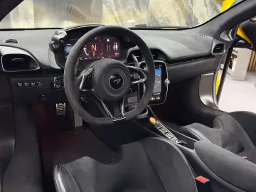 MCLAREN Artura  MSO  VOLL-CARBON  PERFORMANCE  GARANTIE
