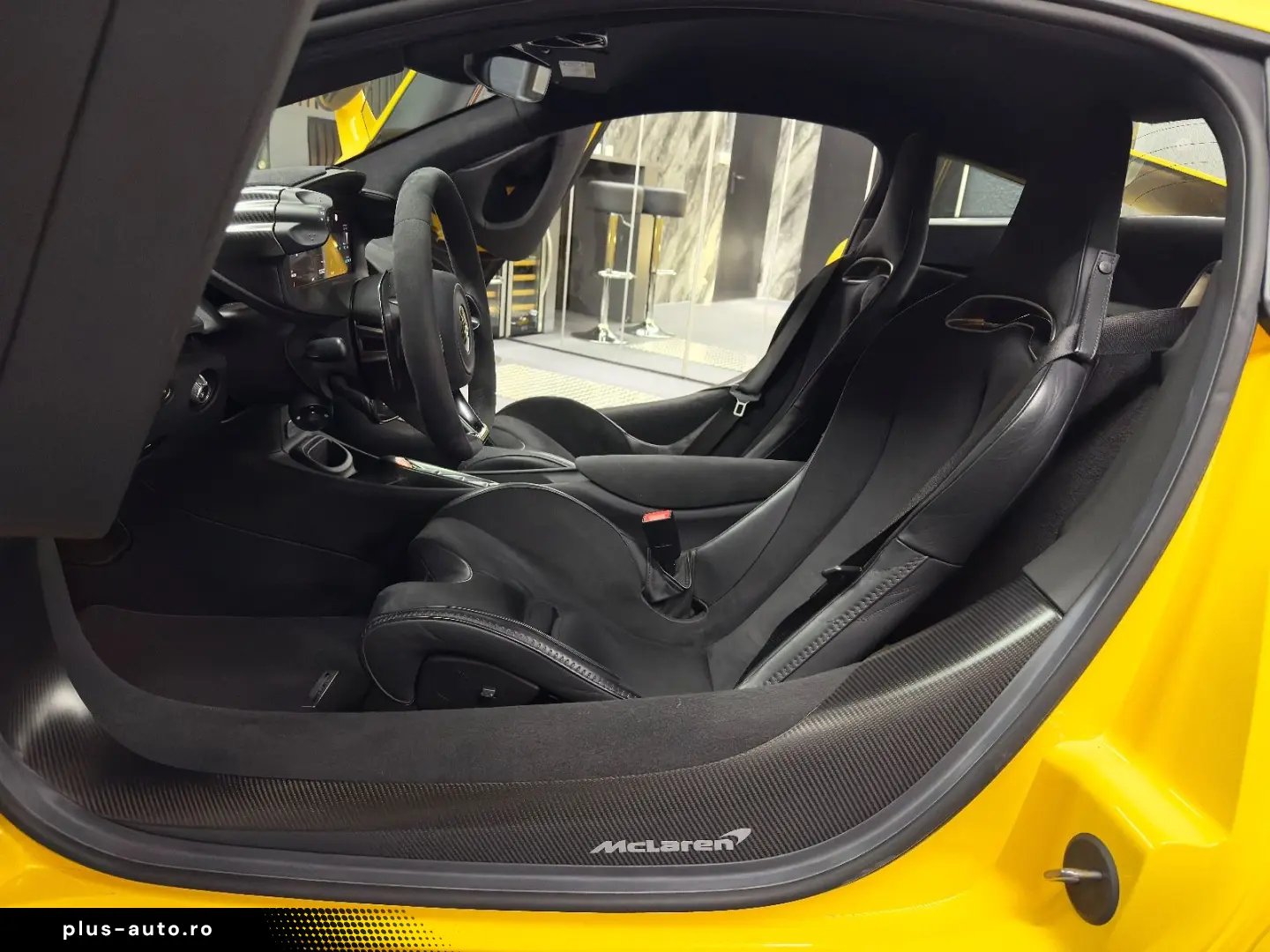 MCLAREN Artura  MSO  VOLL-CARBON  PERFORMANCE  GARANTIE