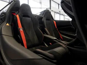 MCLAREN 720S Spider