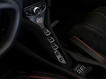 MCLAREN 720S Spider