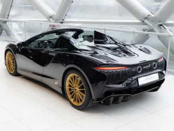 MCLAREN Artura Spider 3.0 V6 Plug-in   JPS Livery   Tech