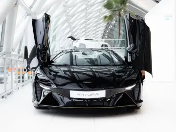 MCLAREN Artura Spider 3.0 V6 Plug-in   JPS Livery   Tech