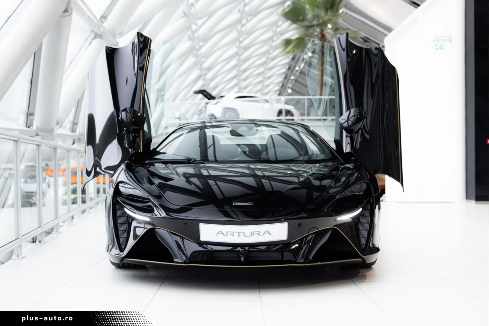 MCLAREN Artura Spider 3.0 V6 Plug-in   JPS Livery   Tech