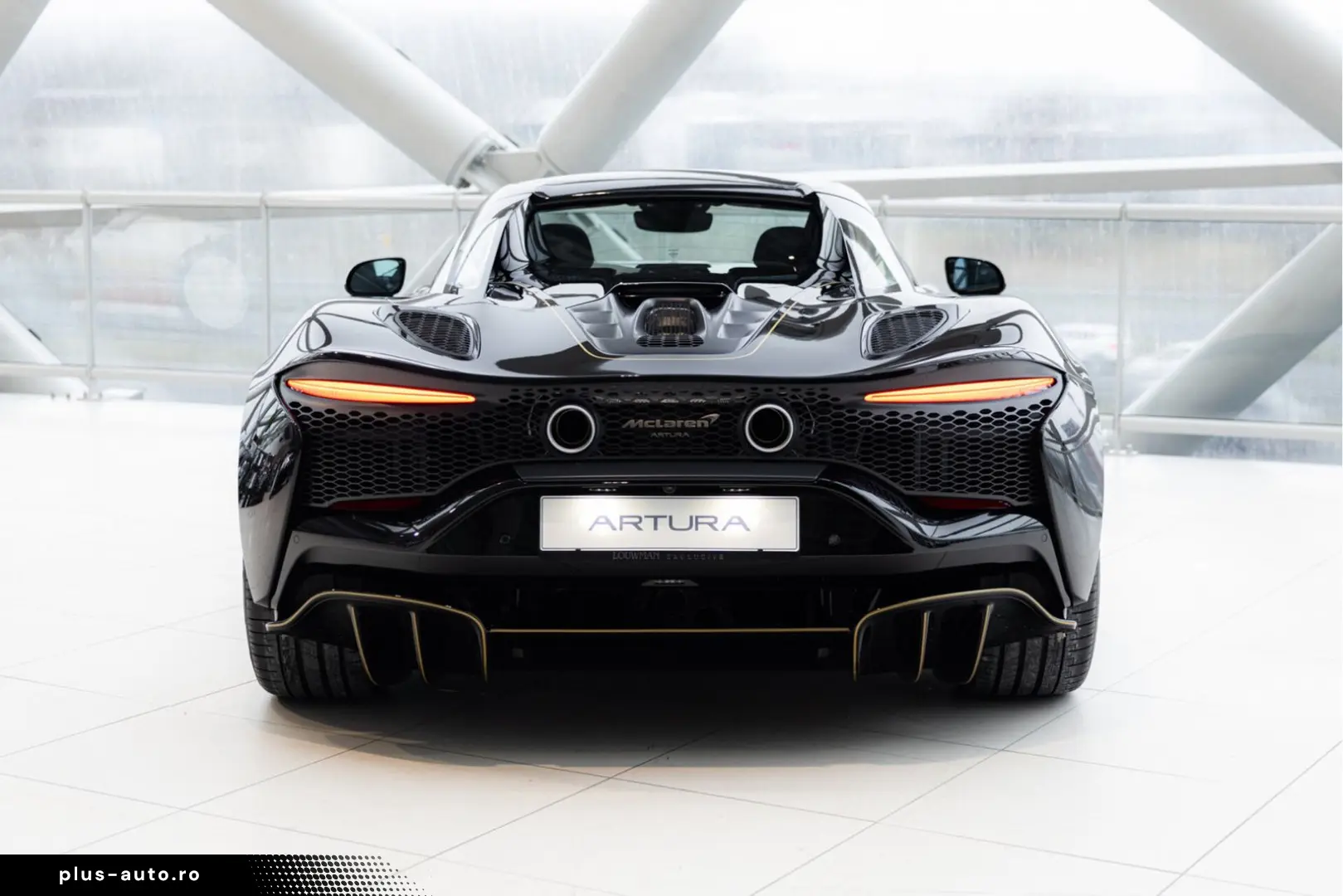 MCLAREN Artura Spider 3.0 V6 Plug-in   JPS Livery   Tech