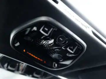MCLAREN Artura Spider 3.0 V6 Plug-in   JPS Livery   Tech