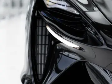 MCLAREN Artura Spider 3.0 V6 Plug-in   JPS Livery   Tech