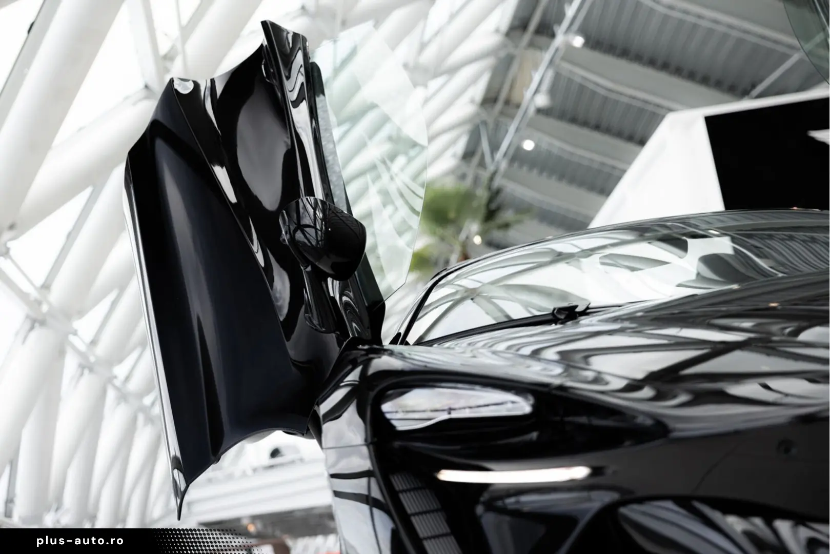 MCLAREN Artura Spider 3.0 V6 Plug-in   JPS Livery   Tech