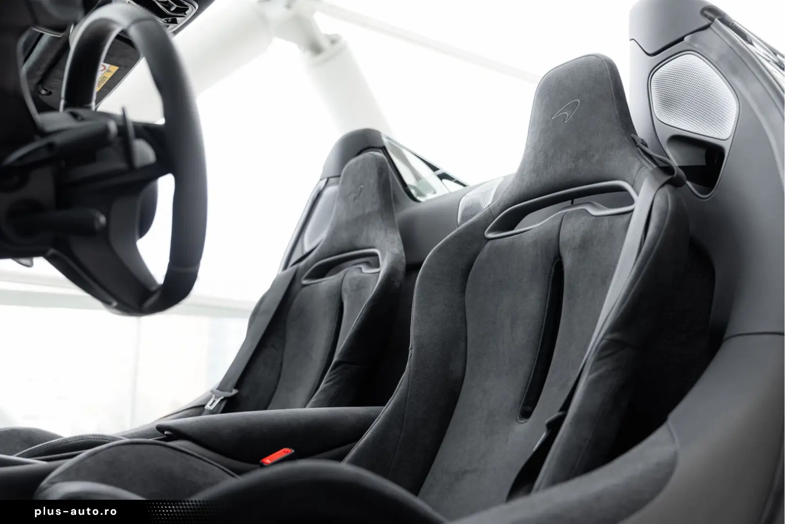 MCLAREN Artura Spider 3.0 V6 Plug-in   JPS Livery   Tech
