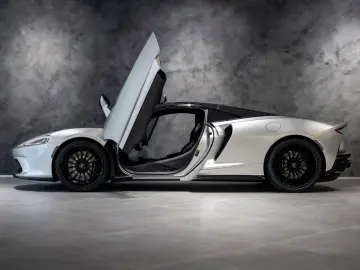 MCLAREN GT