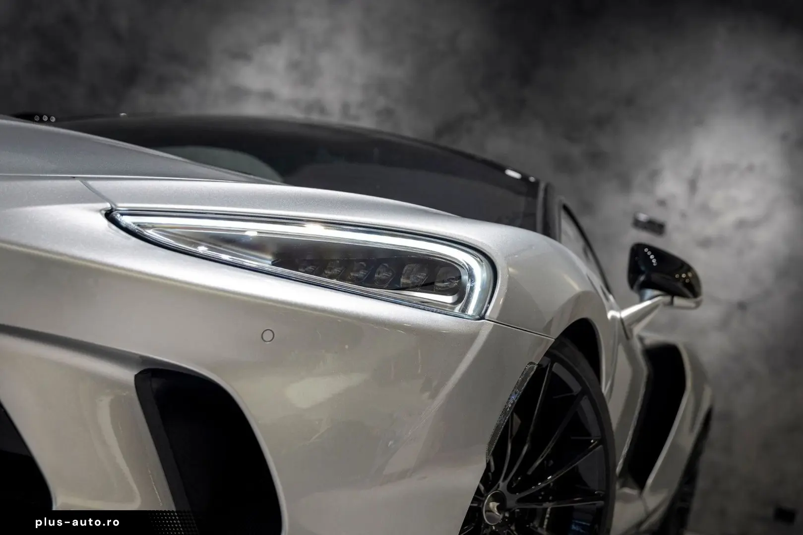 MCLAREN GT