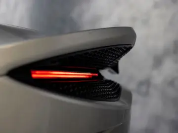 MCLAREN GT