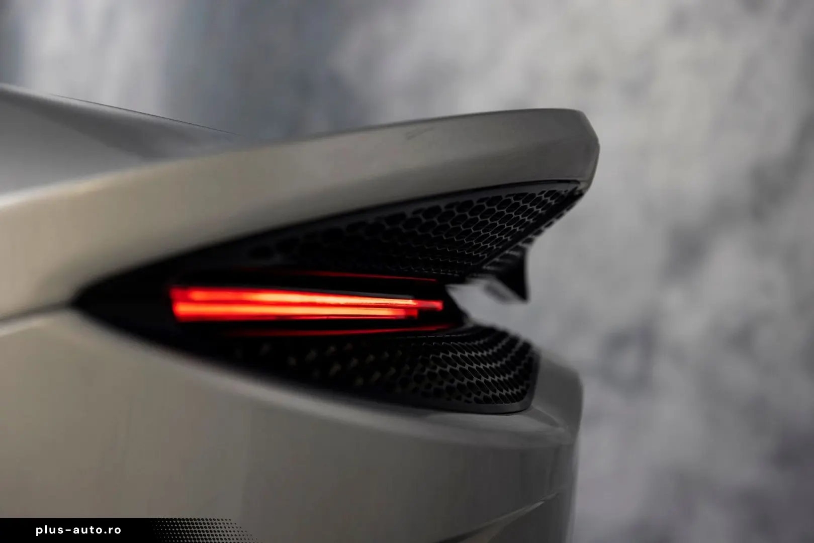 MCLAREN GT