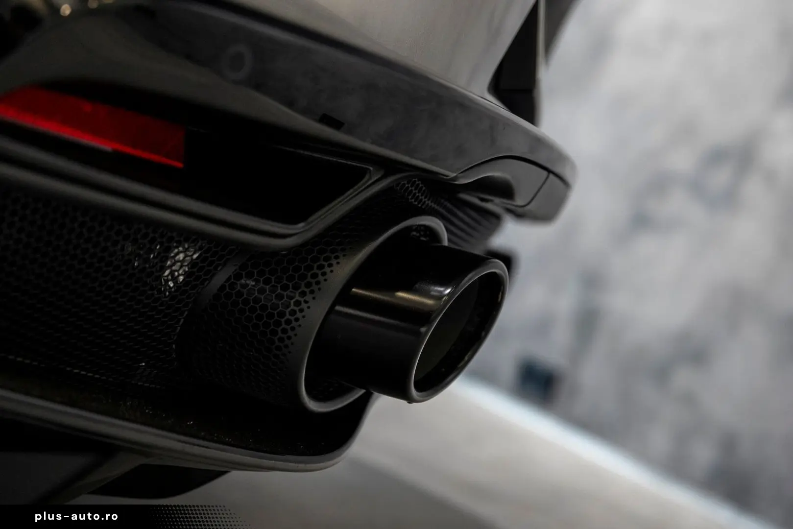 MCLAREN GT