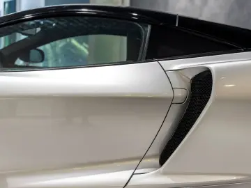 MCLAREN GT
